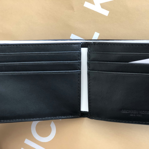 Michael Kors Men's Jet Set Cross body & Wallet NWT - Picture 6 of 7